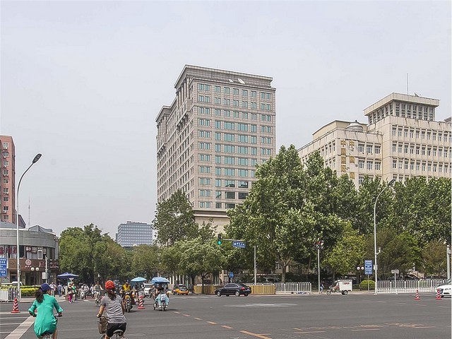 江阴断桥铝平开窗安装